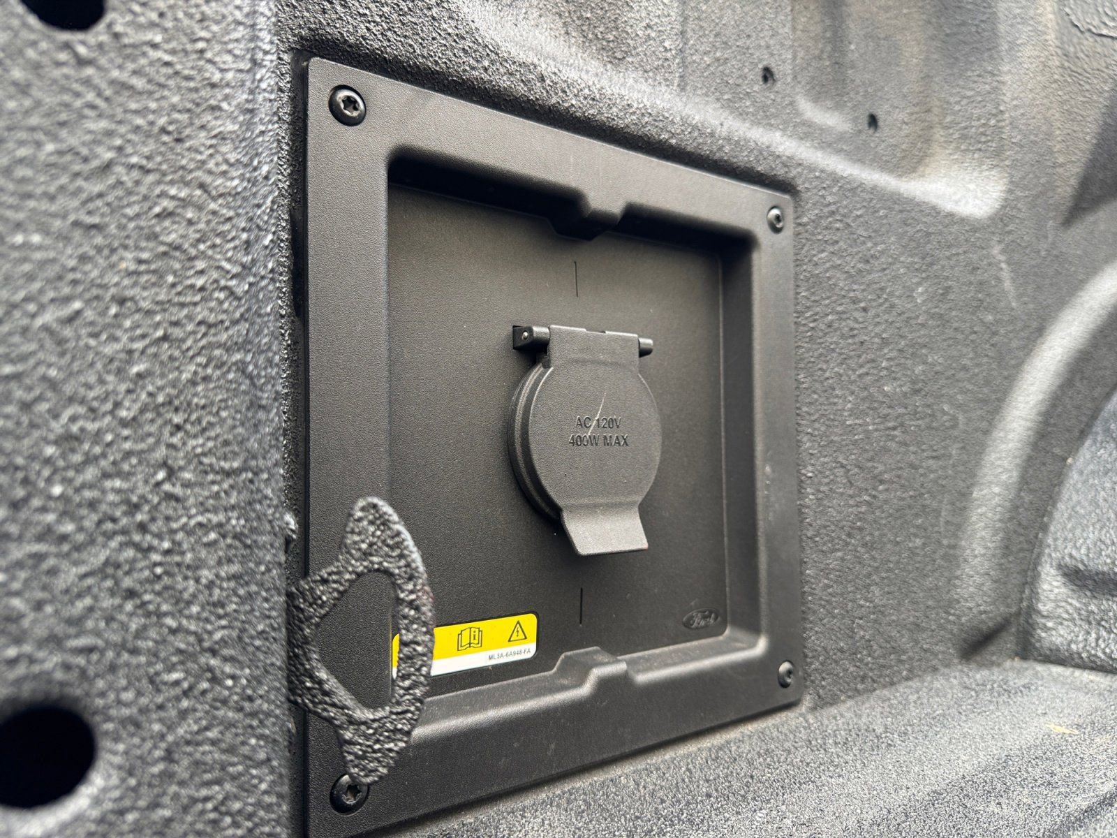 Certified 2022 Ford F150 XLT w/ Equipment Group 302A High image 18