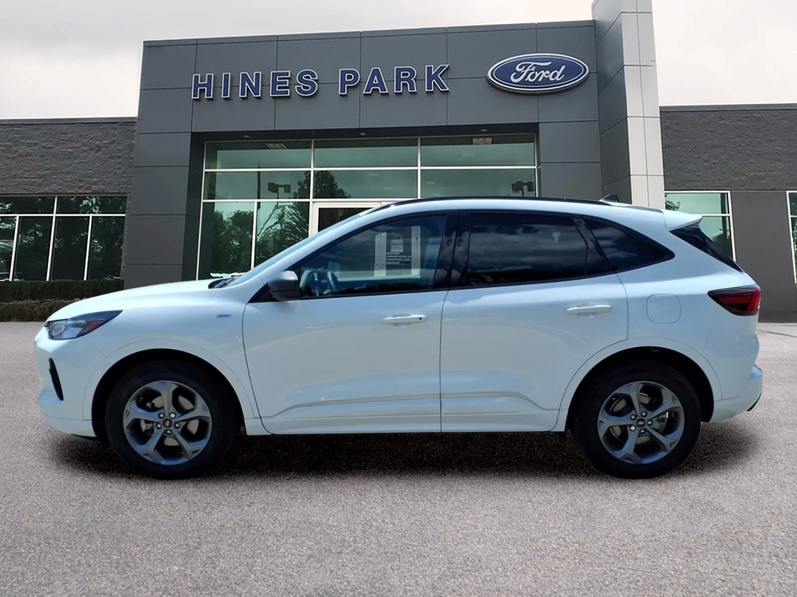 Certified 2023 Ford Escape ST-Line w/ Tech Pack #1 AWD/4WD image 4