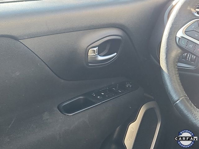 Used 2019 Jeep Renegade Latitude w/ Cold Weather Group image 11