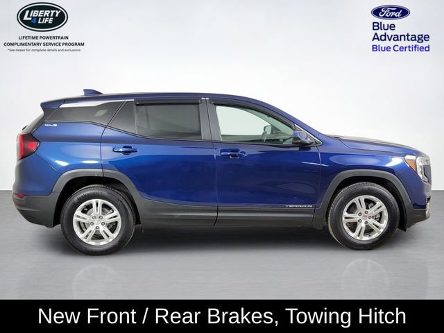 Used 2022 GMC Terrain SLE image 2