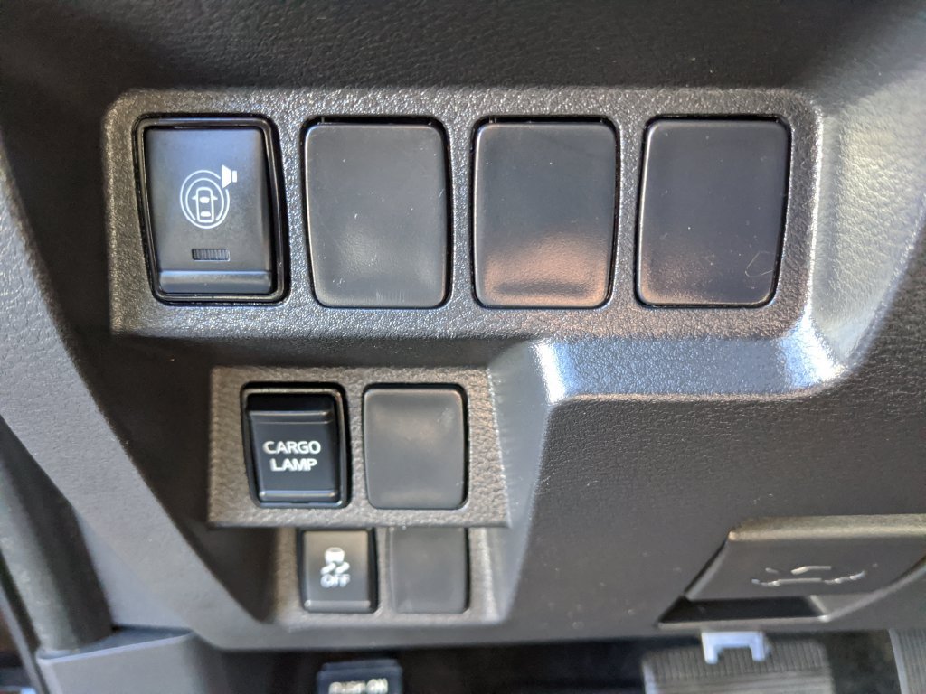 Used 2025 Nissan Frontier SV RWD image 12