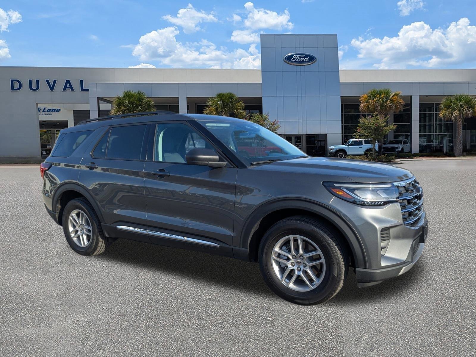 Certified 2025 Ford Explorer Active image 8