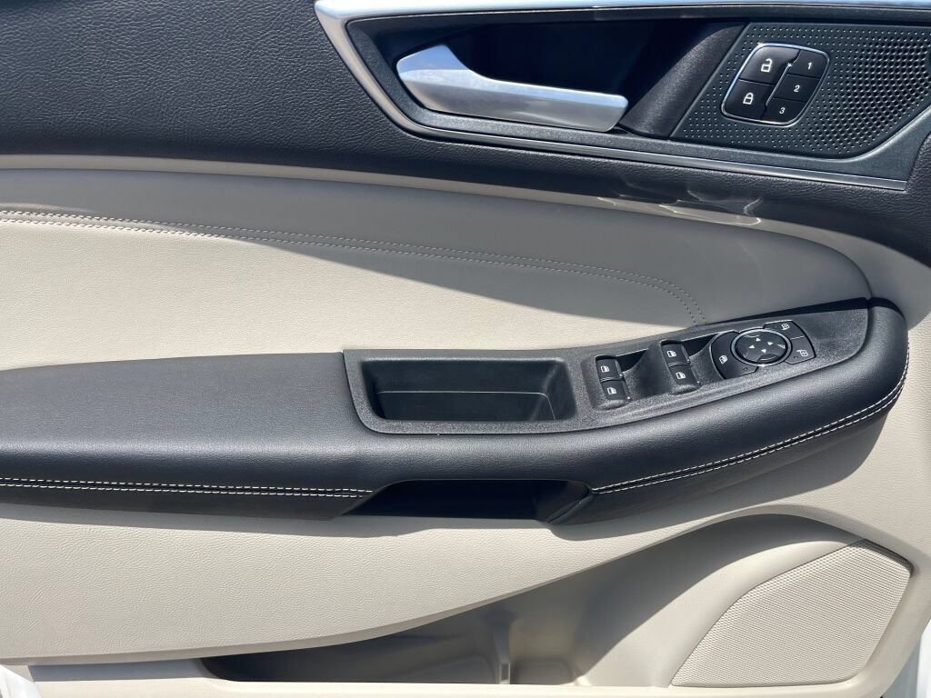 Certified 2024 Ford Edge Titanium AWD/4WD image 8