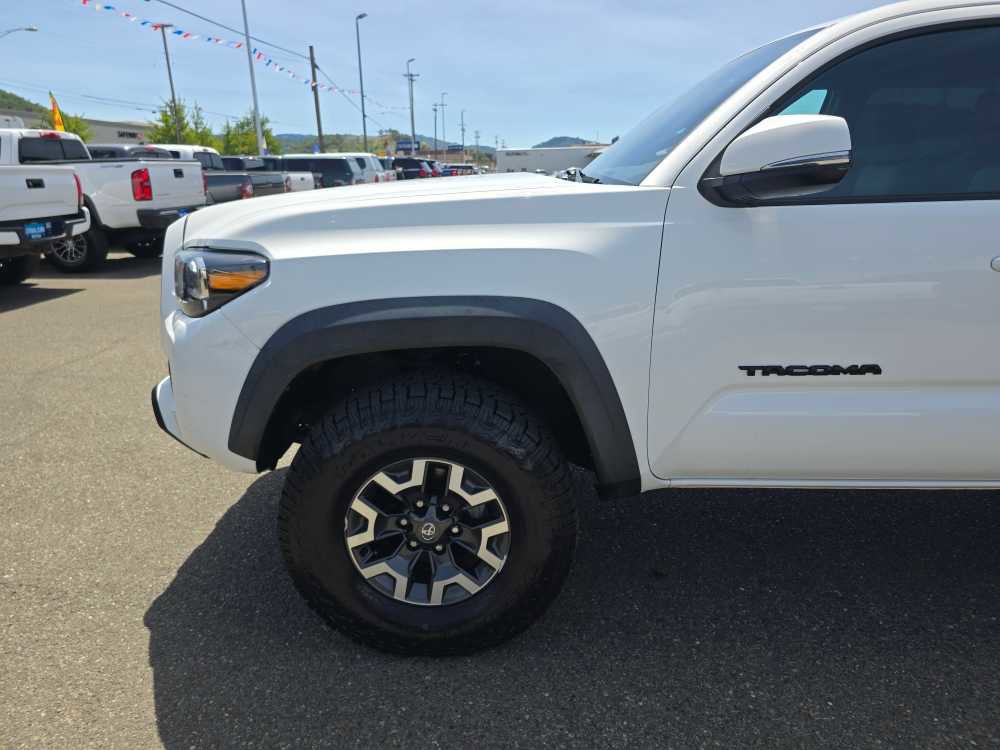 Used 2023 Toyota Tacoma TRD Off-Road AWD/4WD image 18