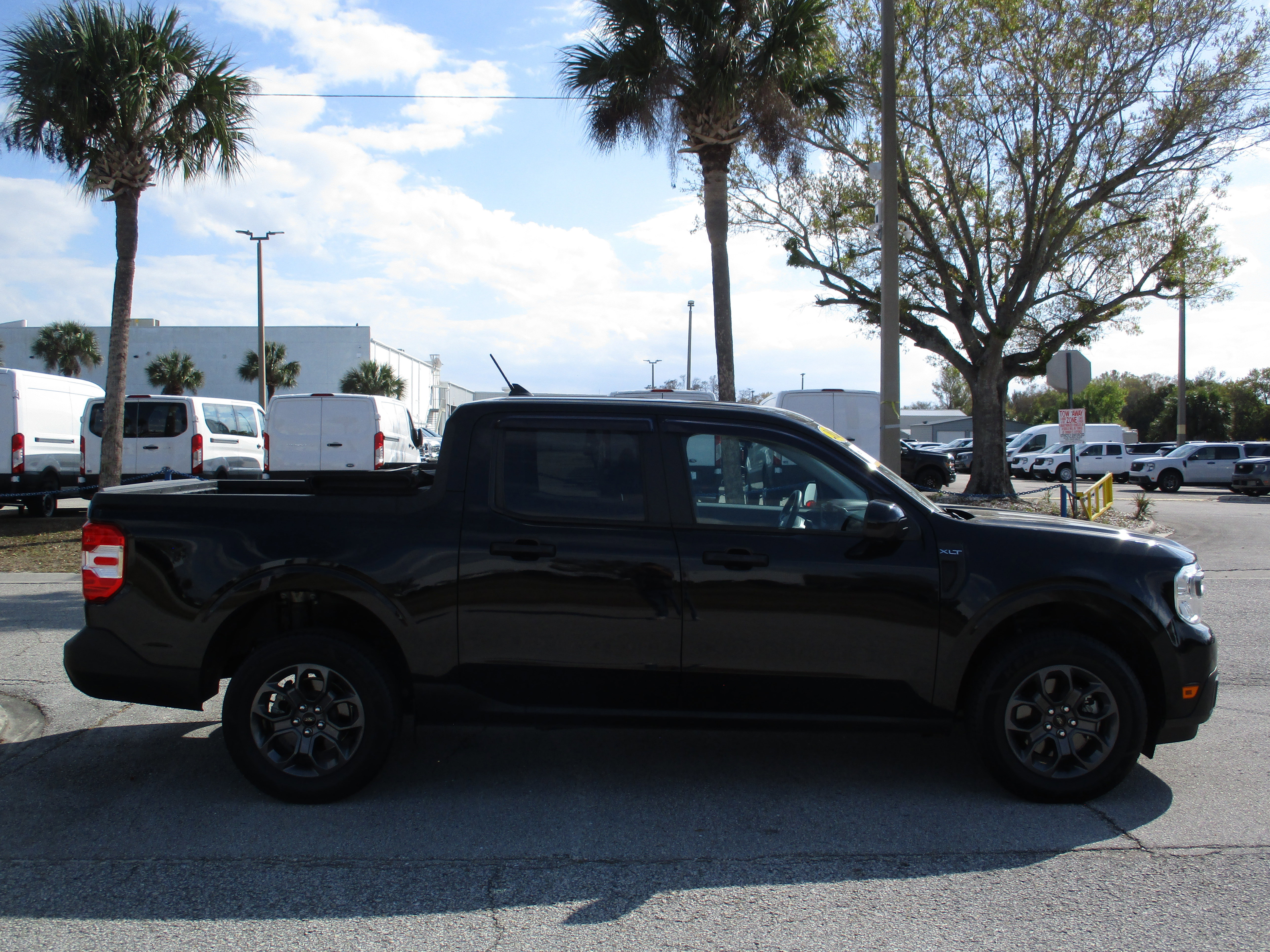 Certified 2024 Ford Maverick XLT w/ XLT Luxury Package FWD image 6