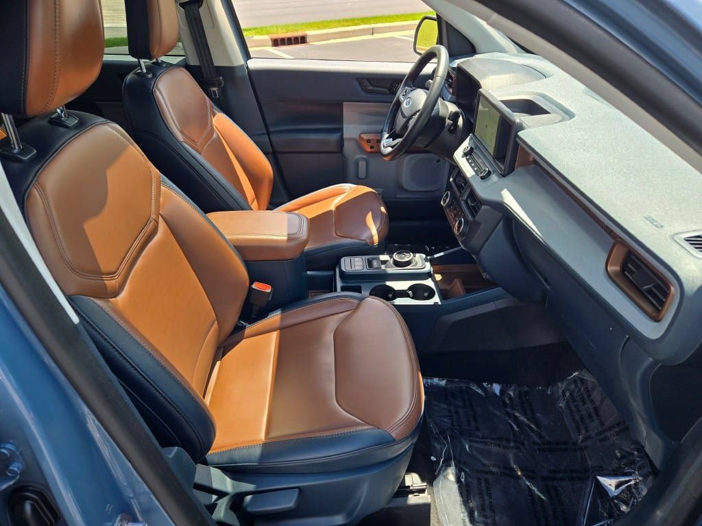 Certified 2024 Ford Maverick Lariat FWD image 7
