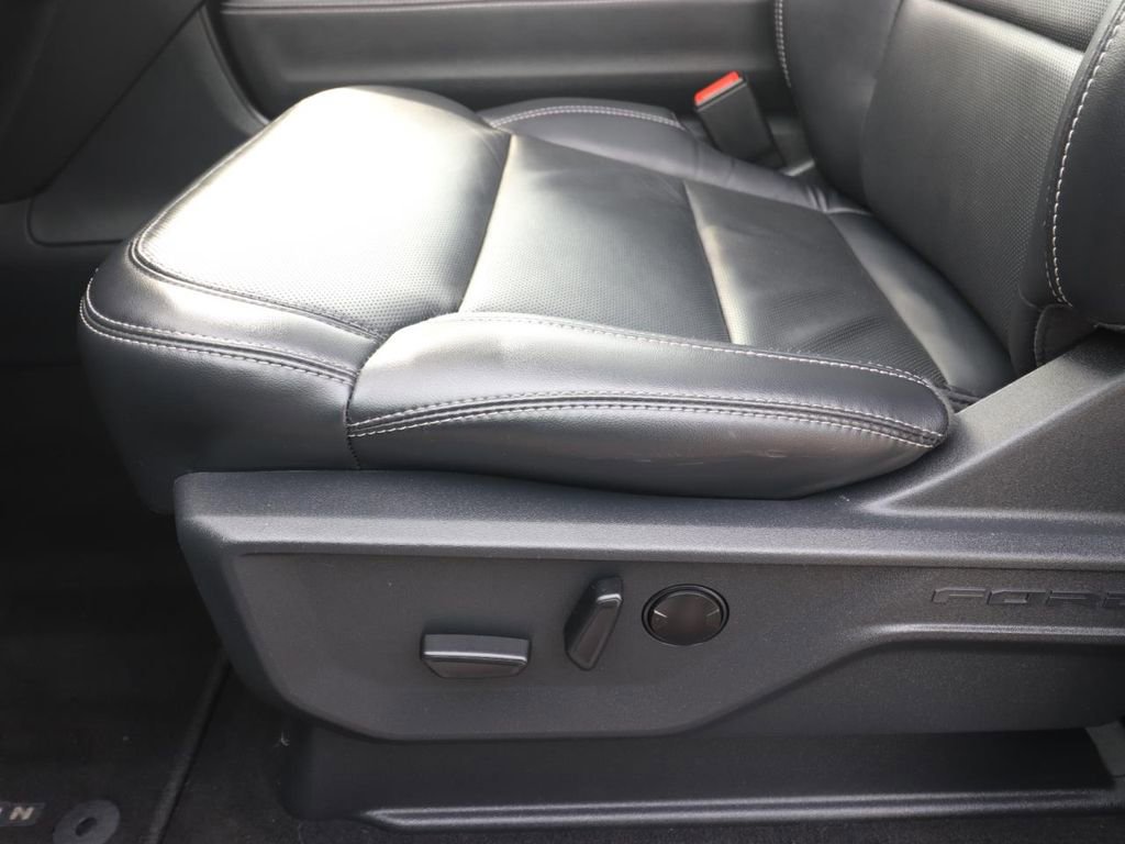 Certified 2025 Ford Expedition Max Platinum image 19