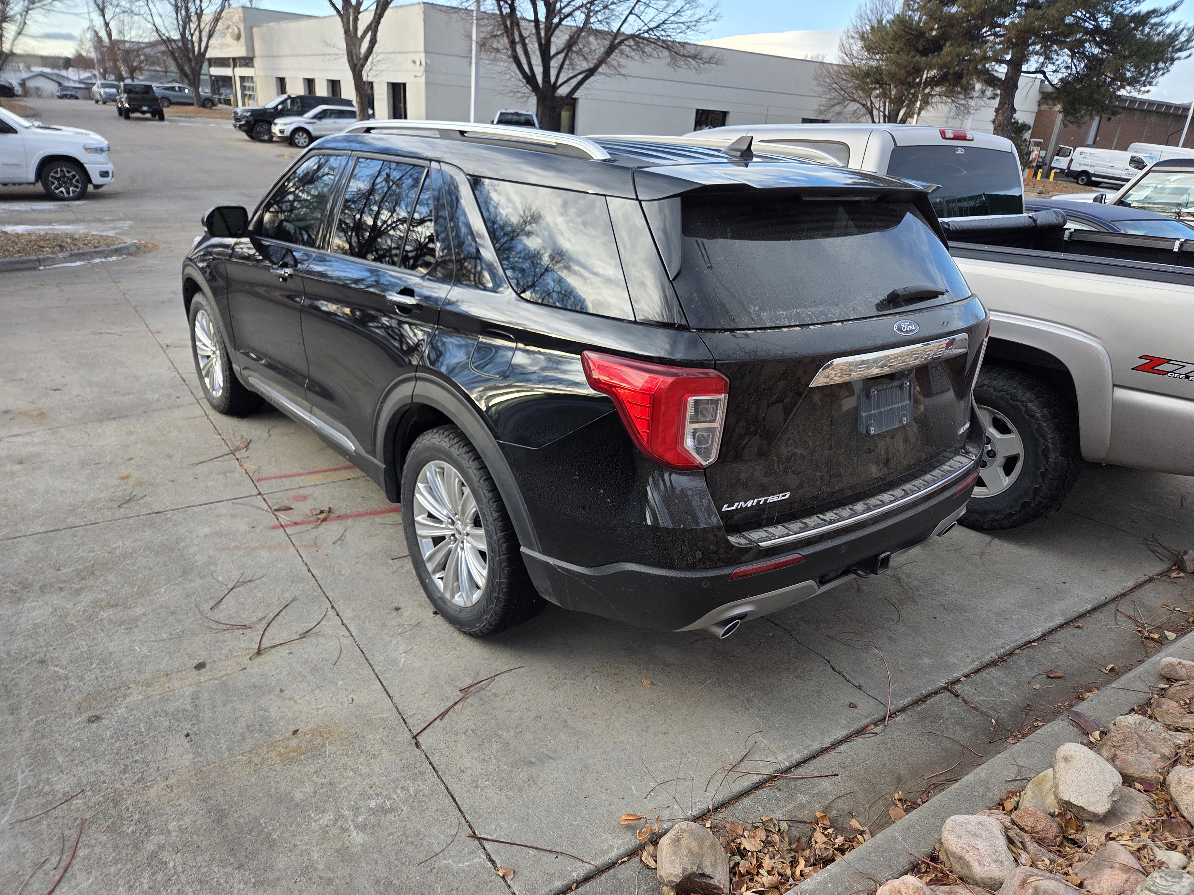 Certified 2021 Ford Explorer Limited w/ Equipment Group 301A image 7