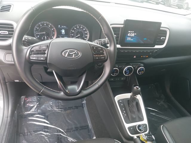 Used 2022 Hyundai Venue Limited FWD image 15