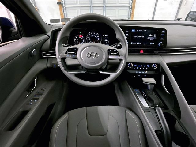 Used 2023 Hyundai Elantra SEL FWD image 5