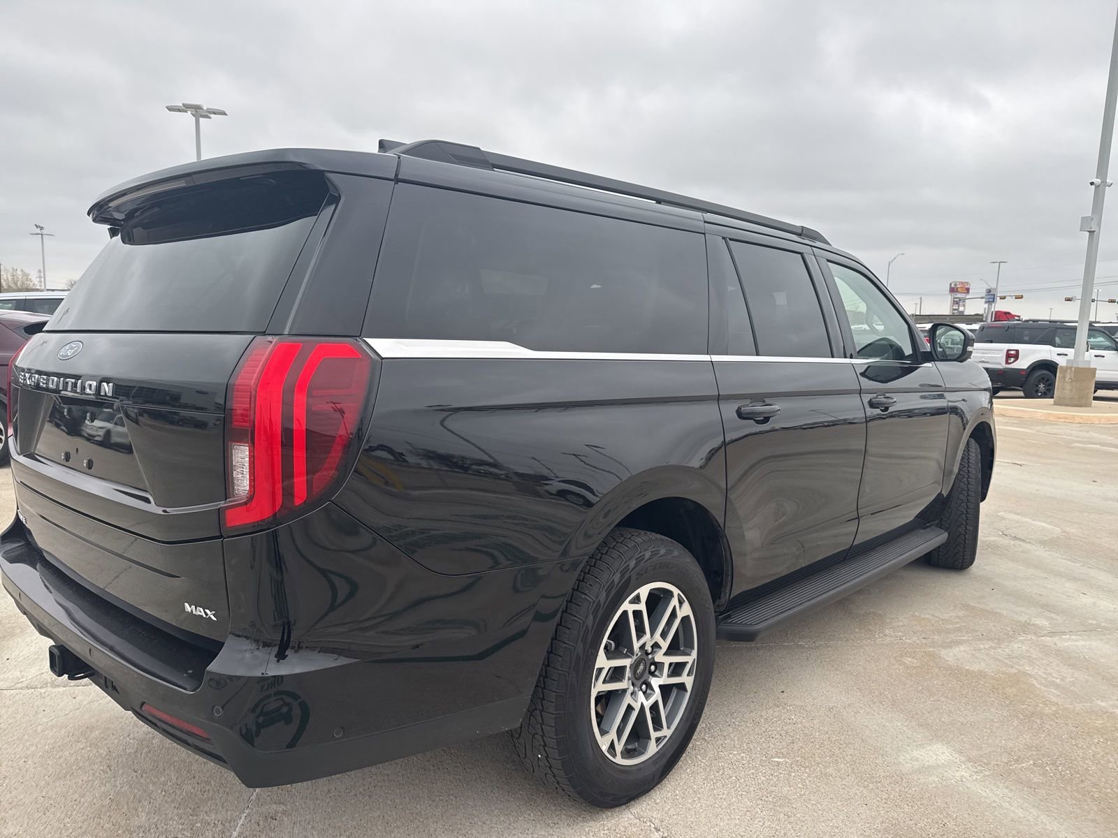 Certified 2025 Ford Expedition Max Active image 3