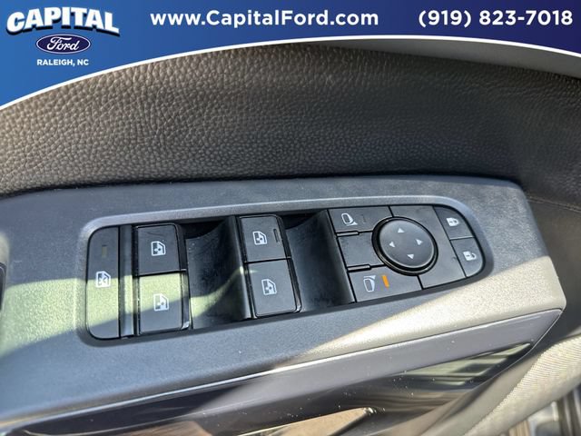 Used 2025 Nissan Pathfinder SV FWD image 21