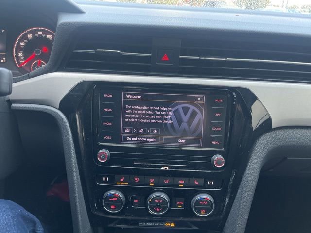 Used 2022 Volkswagen Passat 2.0T SE image 21