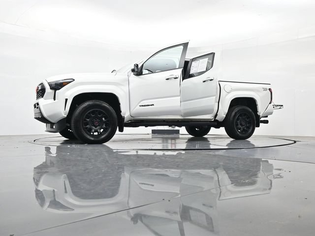 Used 2025 Toyota Tacoma TRD Sport AWD/4WD image 51