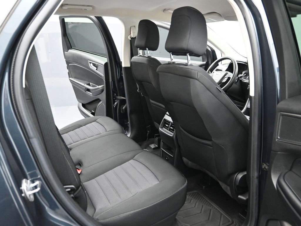 Certified 2022 Ford Edge SE w/ Black Appearance Package image 58