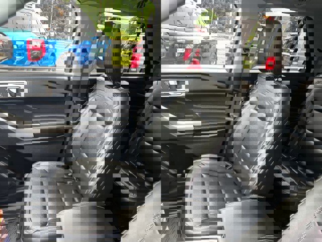 Certified 2022 Ford Explorer XLT w/ Equipment Group 202A image 10