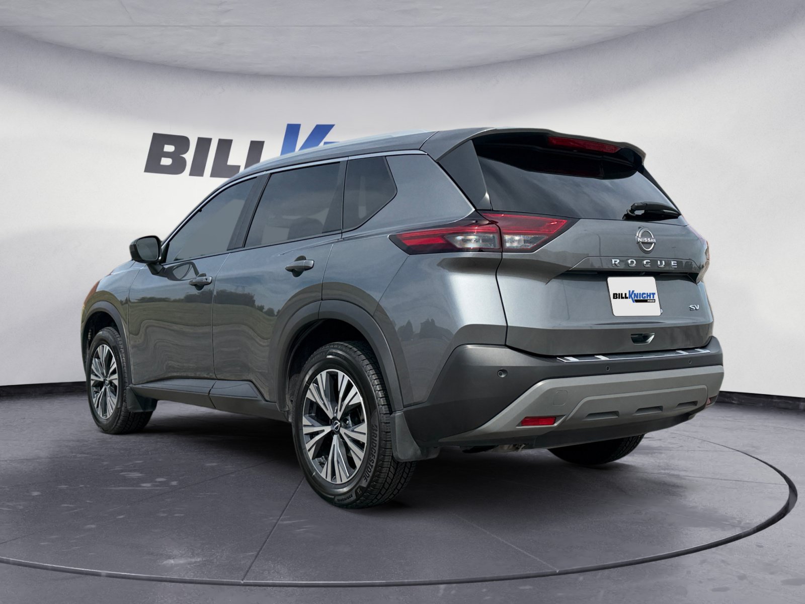 Used 2023 Nissan Rogue SV w/ SV Premium B Package FWD image 3