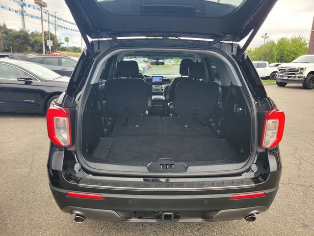 Certified 2023 Ford Explorer XLT w/ Equipment Group 202A AWD/4WD image 8