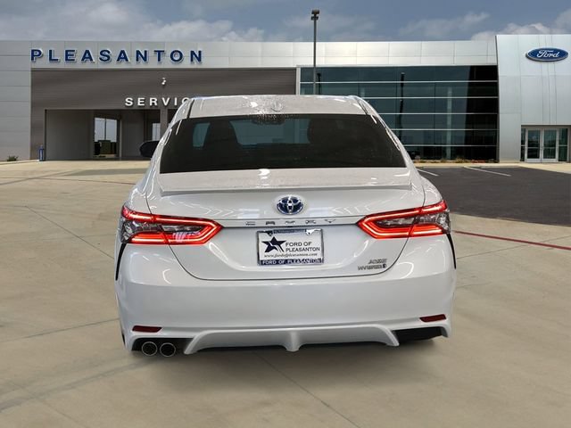 Used 2024 Toyota Camry XSE w/ Navigation Package FWD image 4