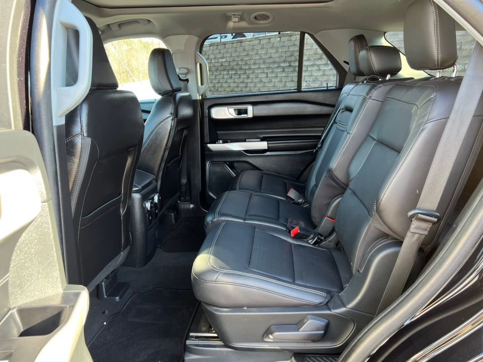 Certified 2023 Ford Explorer Limited w/ Limited Technology Package image 8