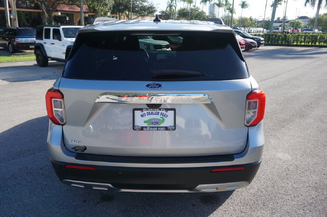 Certified 2023 Ford Explorer XLT w/ Equipment Group 202A RWD image 33