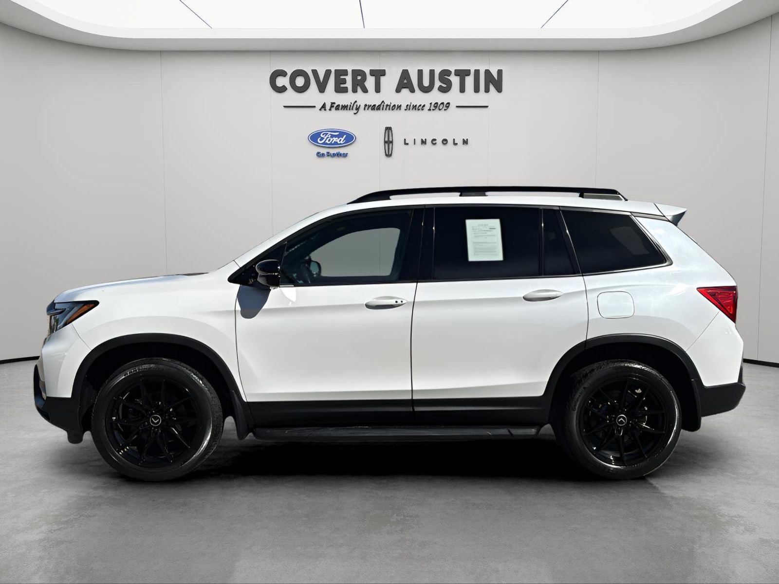 Used 2023 Honda Passport Elite image 2