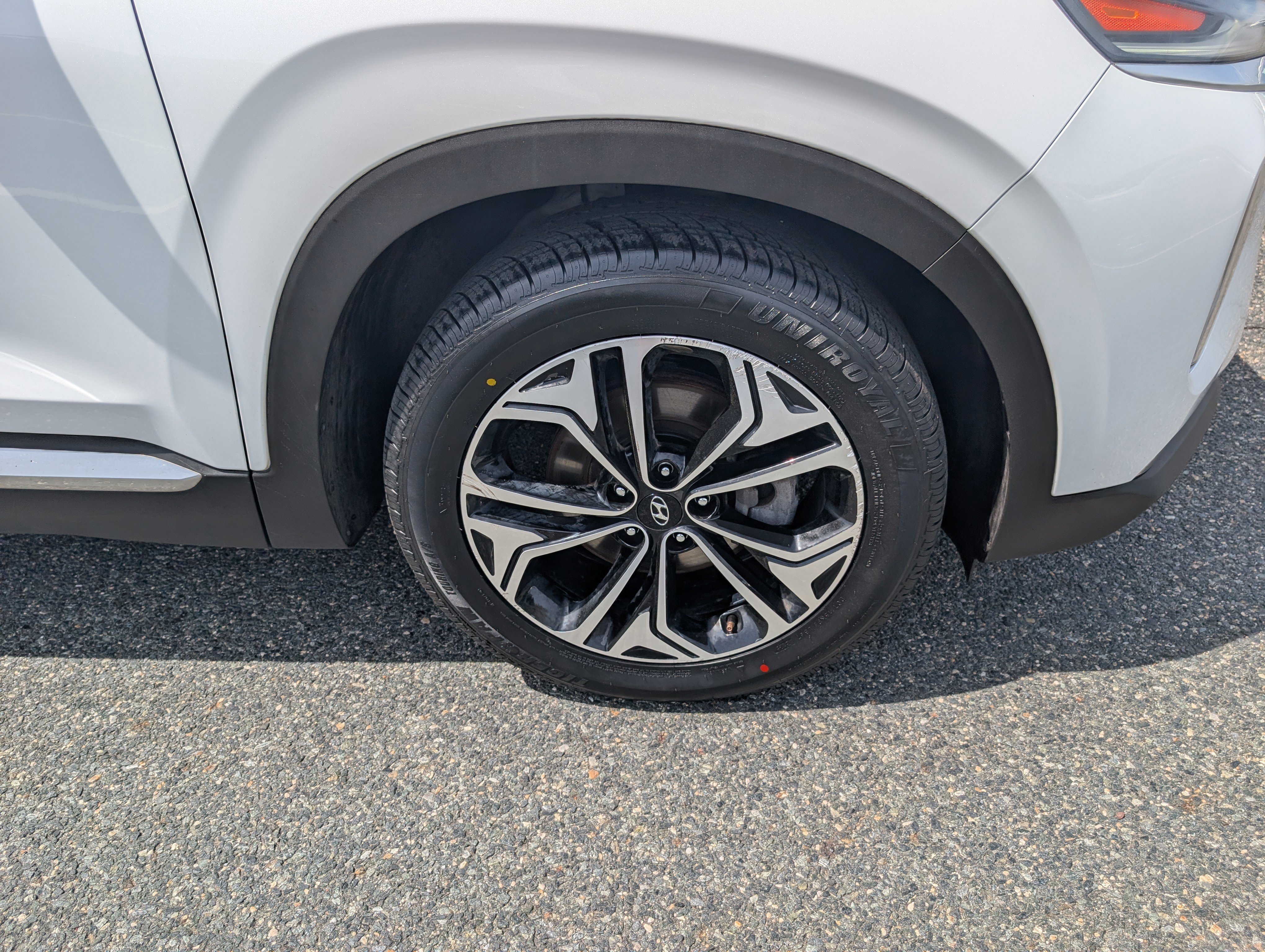 Used 2019 Hyundai Santa Fe Limited FWD image 9