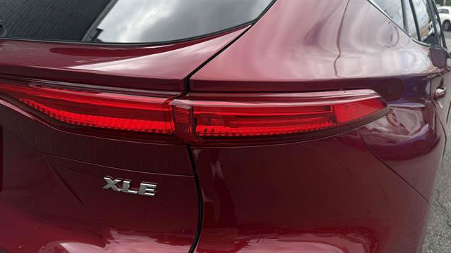 Used 2023 Toyota Venza XLE AWD/4WD image 7