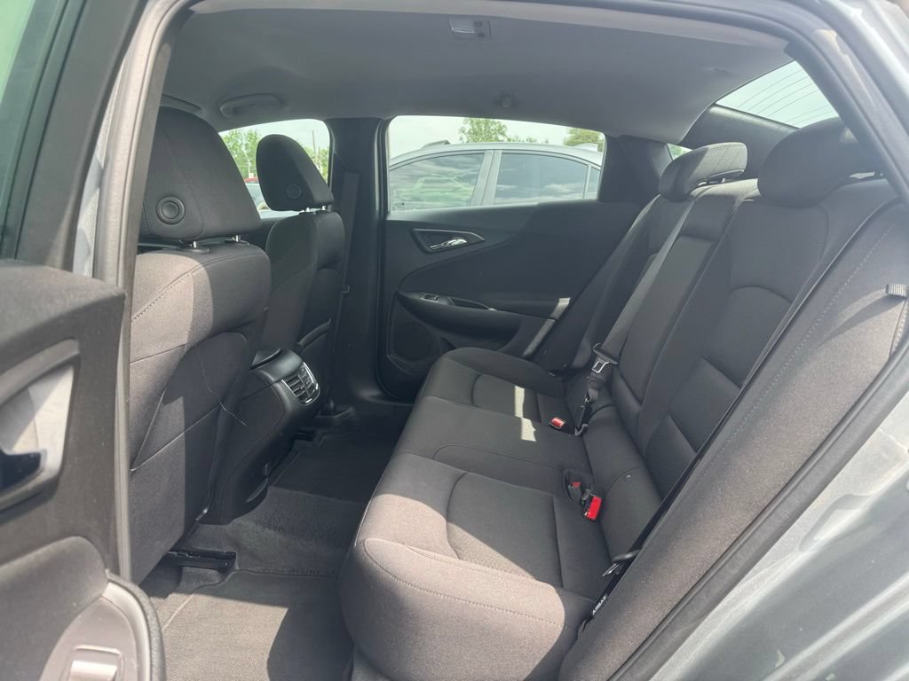 Used 2025 Chevrolet Malibu LT FWD image 19