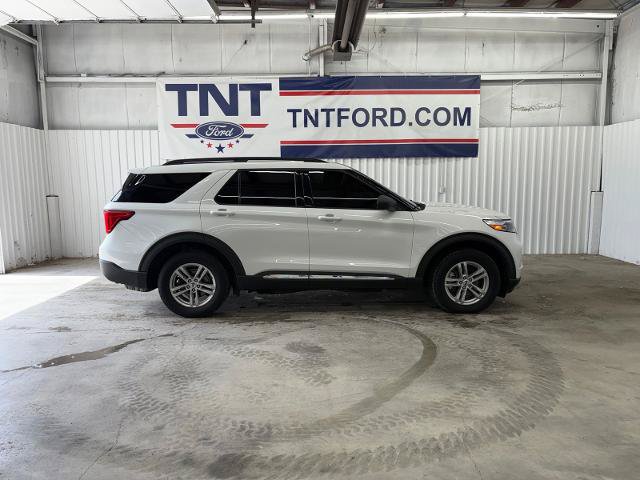 Certified 2021 Ford Explorer XLT w/ Equipment Group 202A AWD/4WD image 1