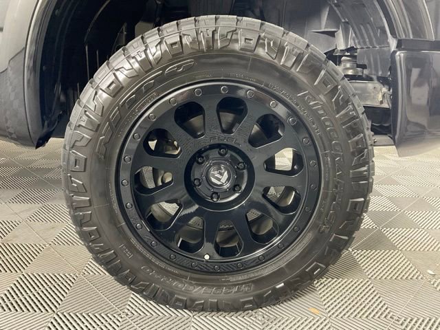 Used 2019 Nissan Titan PRO-4X w/ Pro-4x Convenience Package image 10