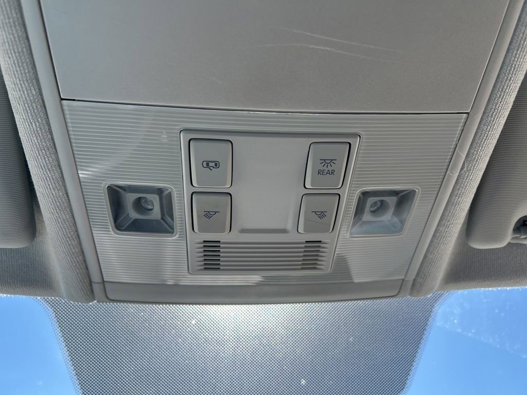 Used 2022 Volkswagen Tiguan S image 33