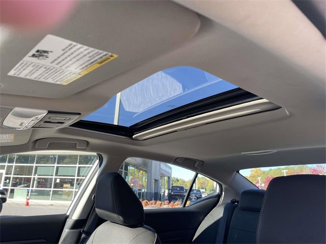 Used 2024 Nissan Altima 2.5 SV w/ SV Premium Package image 17