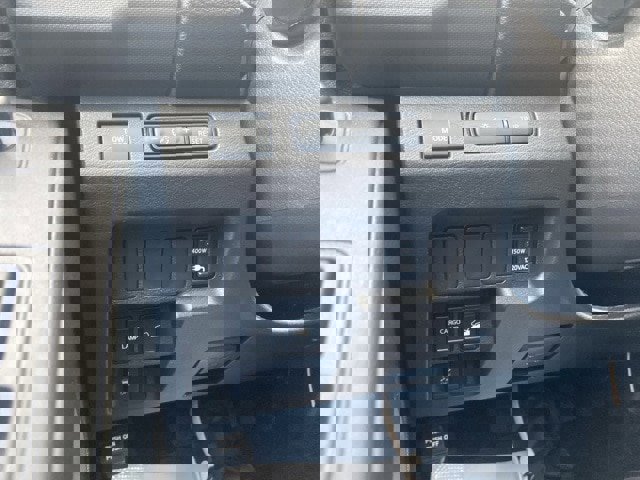 Used 2024 Nissan Frontier SL image 17