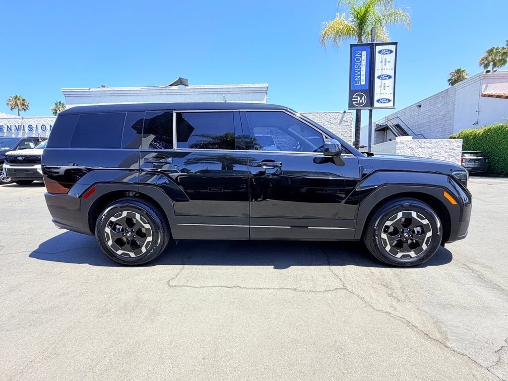 Used 2025 Hyundai Santa Fe SE FWD image 14
