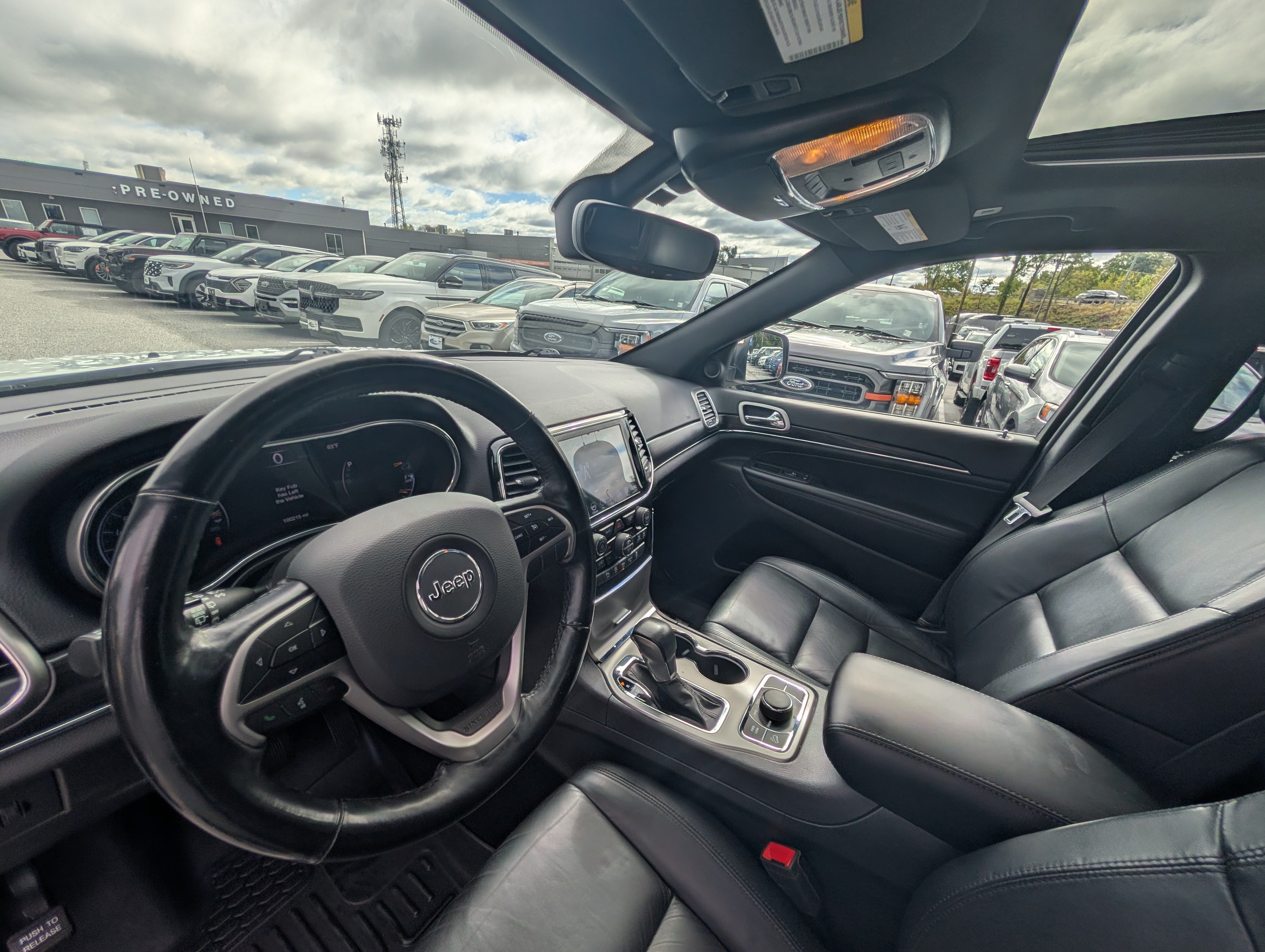 Used 2020 Jeep Grand Cherokee Limited AWD/4WD image 17