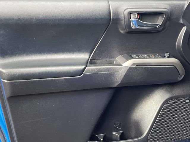 Used 2020 Toyota Tacoma Limited image 13