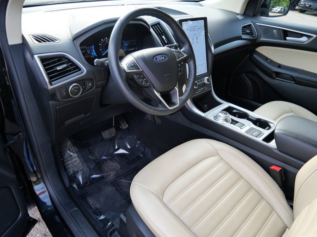 Certified 2024 Ford Edge SEL AWD/4WD image 3