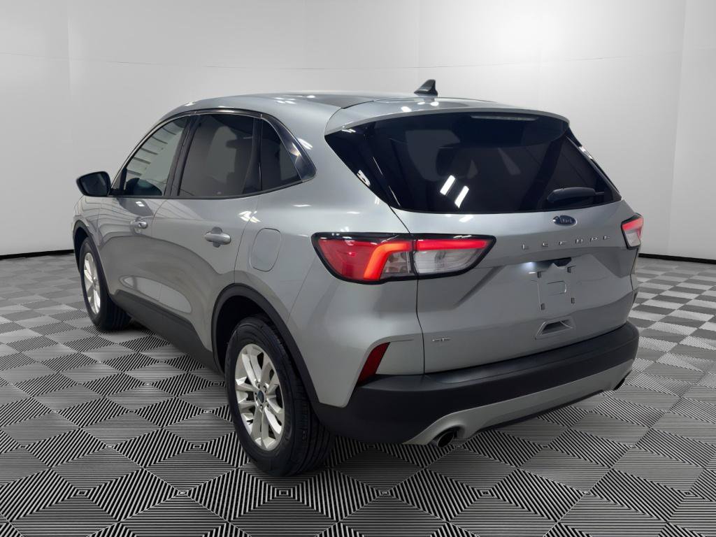 Certified 2022 Ford Escape SE FWD image 3