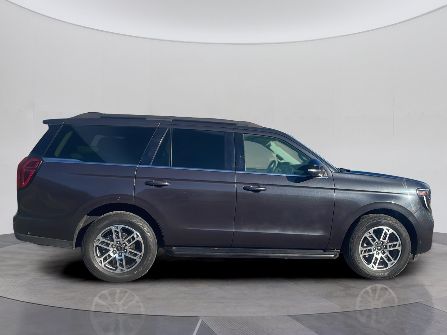 Certified 2025 Ford Expedition Active AWD/4WD image 8
