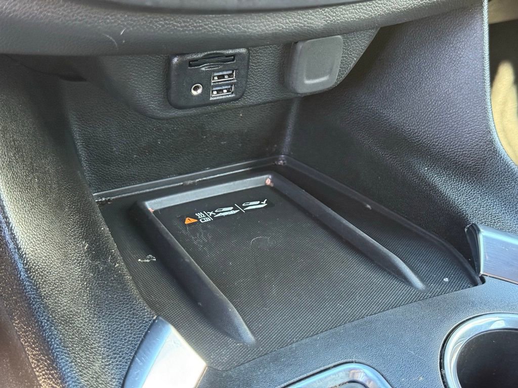 Used 2023 Chevrolet Traverse RS image 12