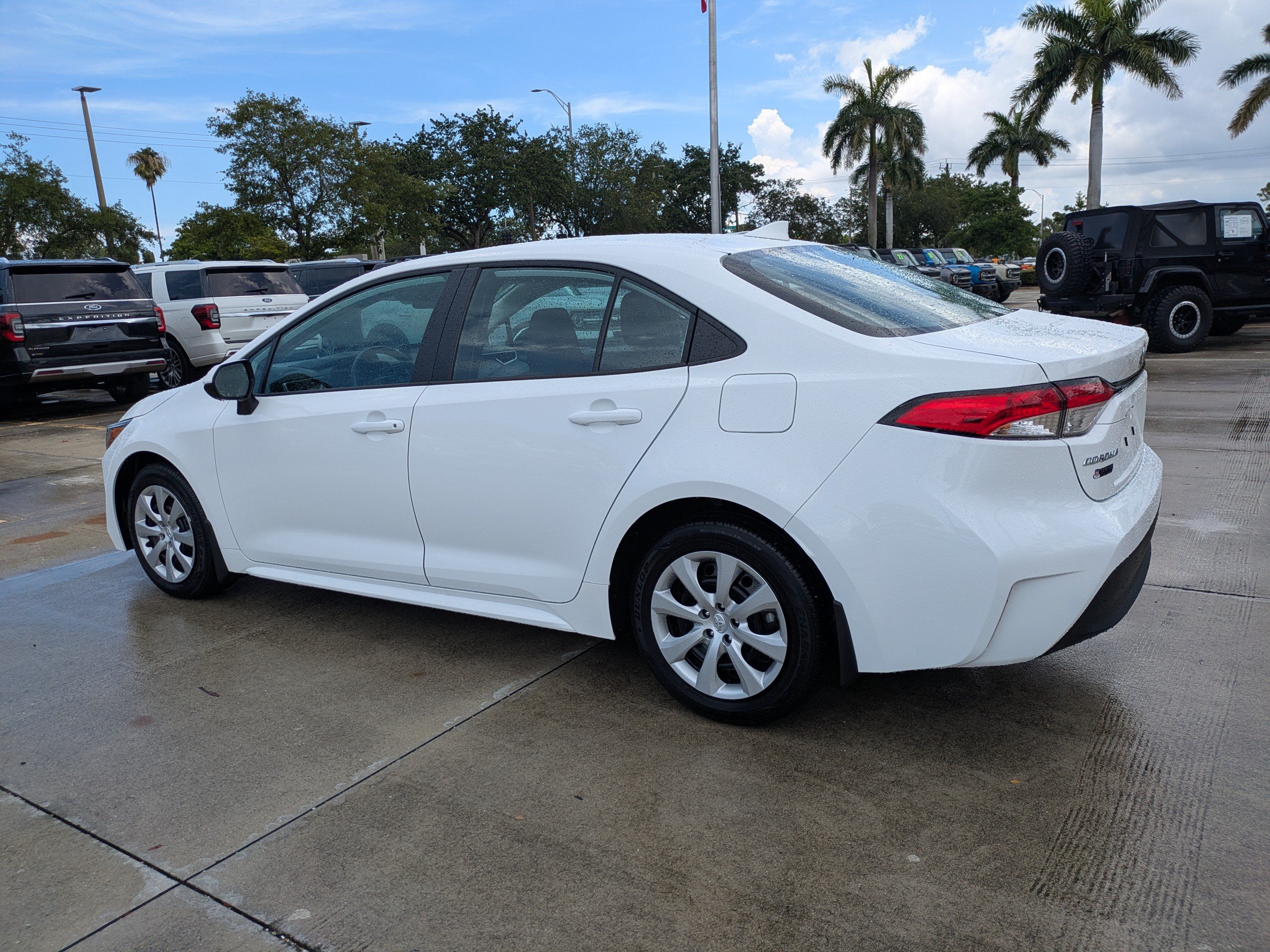 Used 2026 Toyota Corolla LE FWD image 6