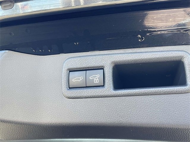 Used 2021 Toyota Venza Limited image 12