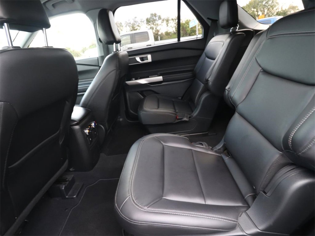 Certified 2022 Ford Explorer XLT w/ Equipment Group 202A image 10