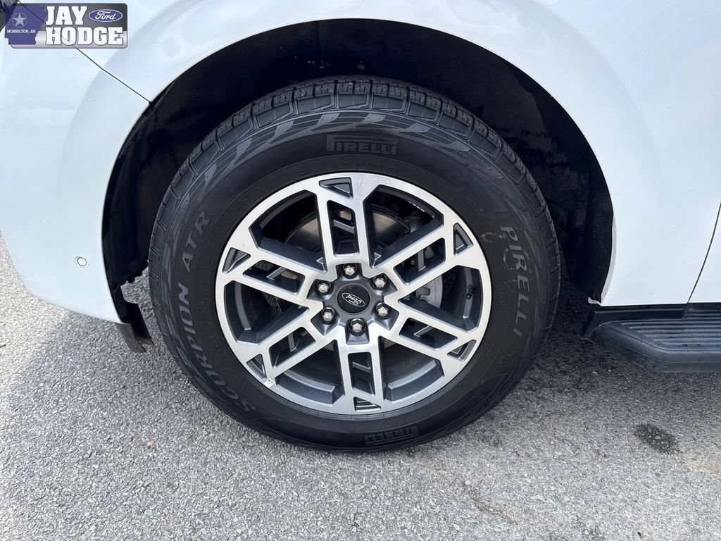 Certified 2025 Ford Expedition Active AWD/4WD image 32