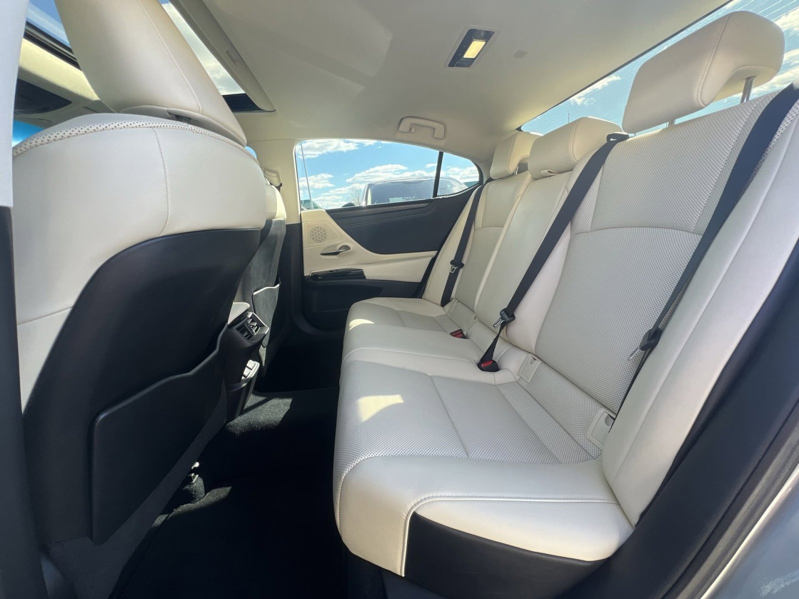 Used 2022 Lexus ES 350 w/ Premium Package image 25