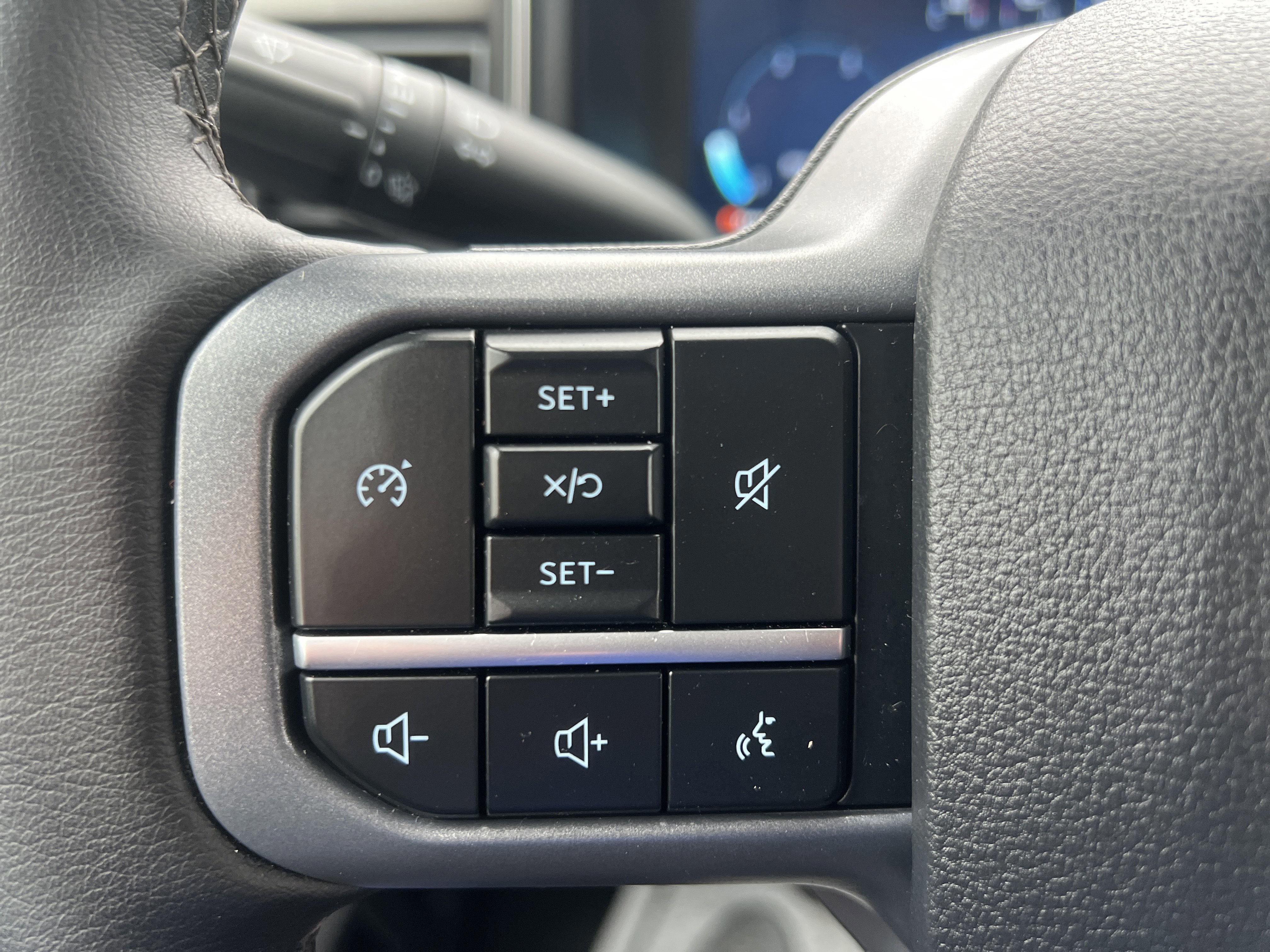 Certified 2025 Ford F350 Lariat AWD/4WD image 19