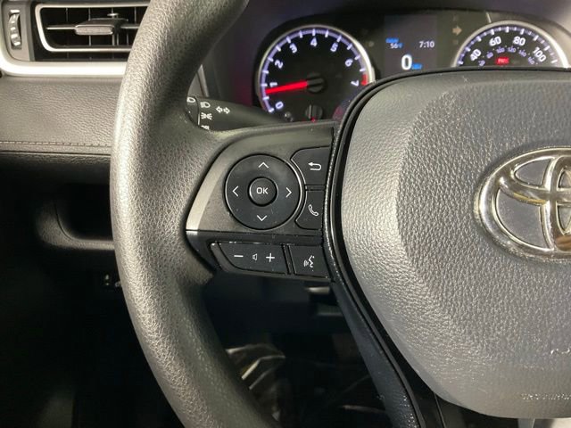 Used 2020 Toyota RAV4 LE image 22