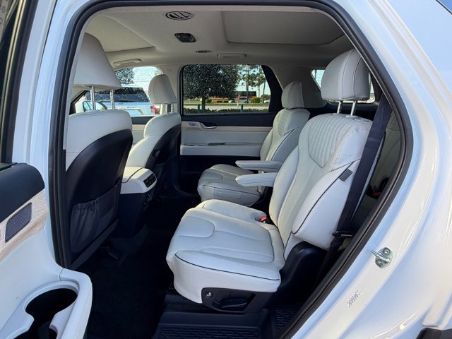 Used 2025 Hyundai Palisade Limited FWD image 13