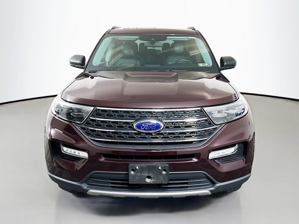 Certified 2023 Ford Explorer XLT w/ Equipment Group 202A AWD/4WD image 3